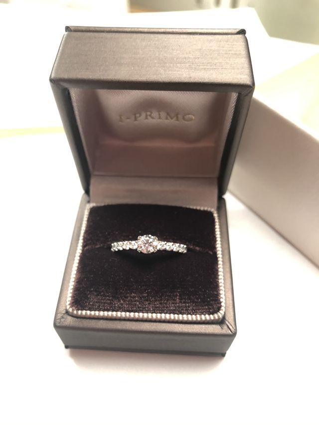 ダイヤがたくさん入ってかわいい♡

