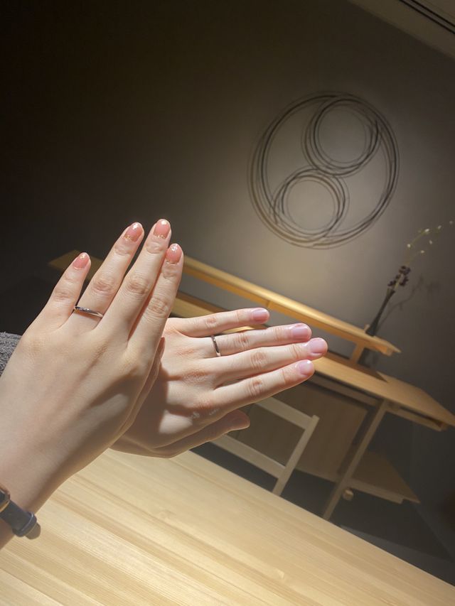 本店に行きました。雰囲気も素敵だったのでロゴを背景に♬*゜