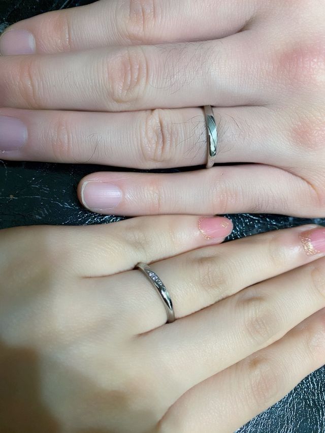 シンプルですがさり気ないデザインが素敵です。