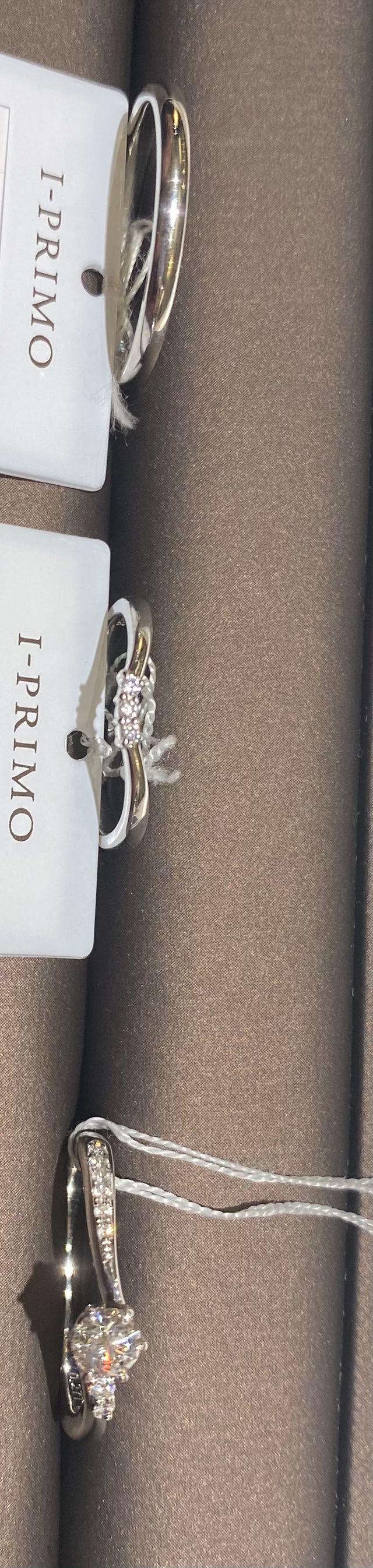 重ね付けでき、普段使いしたかったので合わせながら決めました。