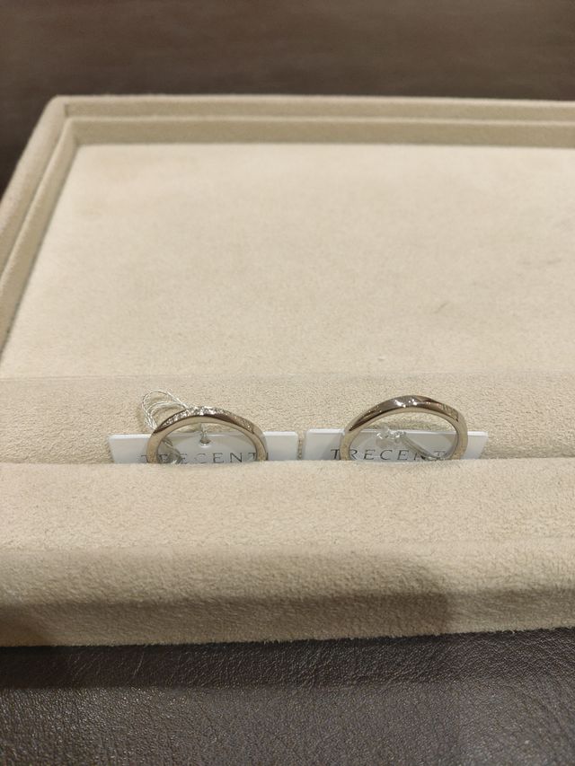 ストレート。ダイヤは9こ。グラデーション。