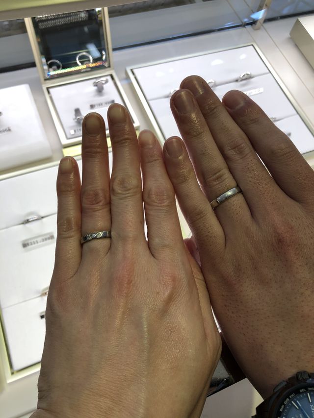 一目でパッと目を引く存在の指輪