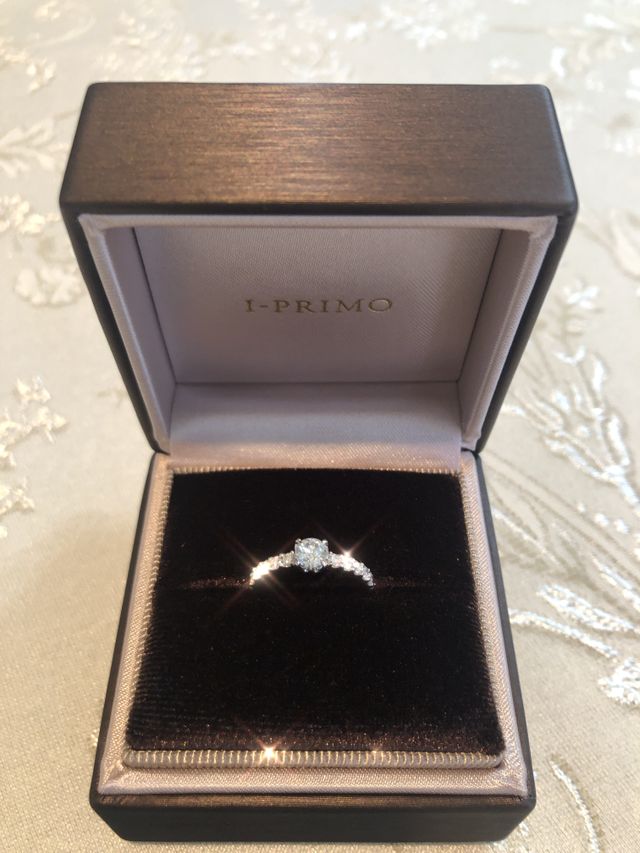 センターの周りにもダイヤがたくさんあるので派手で綺麗でした。