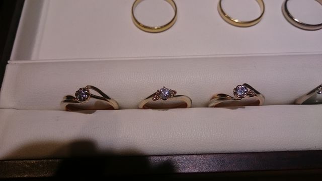 世界で１つしかない自分の指輪だけの紋様で特別感があります