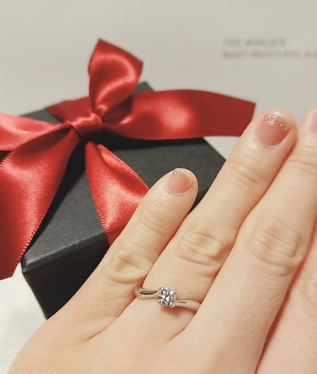 購入後に撮影しました。フェア中で特製婚姻届もいただきました。