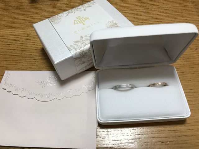 ジュエリーボックス付きで郵送いただきました。