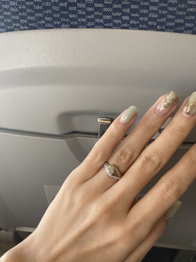 結構派手かと思いきや着用してみると上品でかわいいです。