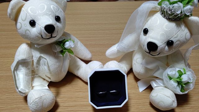 2020年限定の結婚指輪
お互いの誕生石を埋め込んでいます！