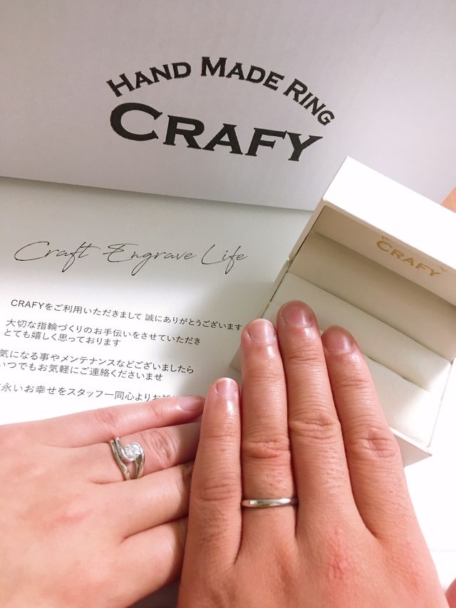 婚約指輪に合うようにデザインしました！

