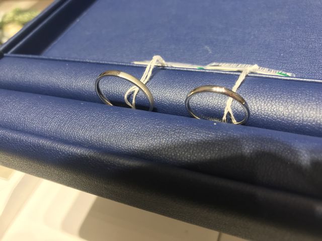 指につけている感覚が余りないくらいフィットし、軽かったです。