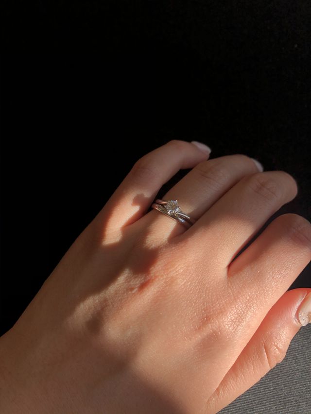 婚約指輪と重ね付け