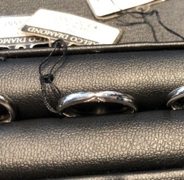 ミル打ち加工のプラチナリング