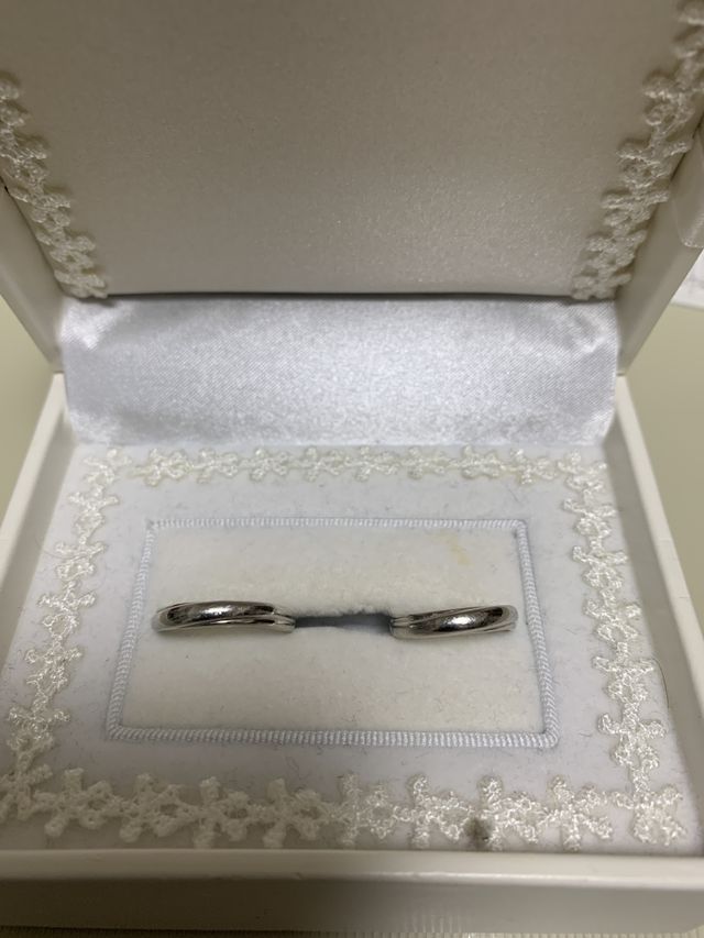 シンプルな男性向けデザインをペアで揃えました