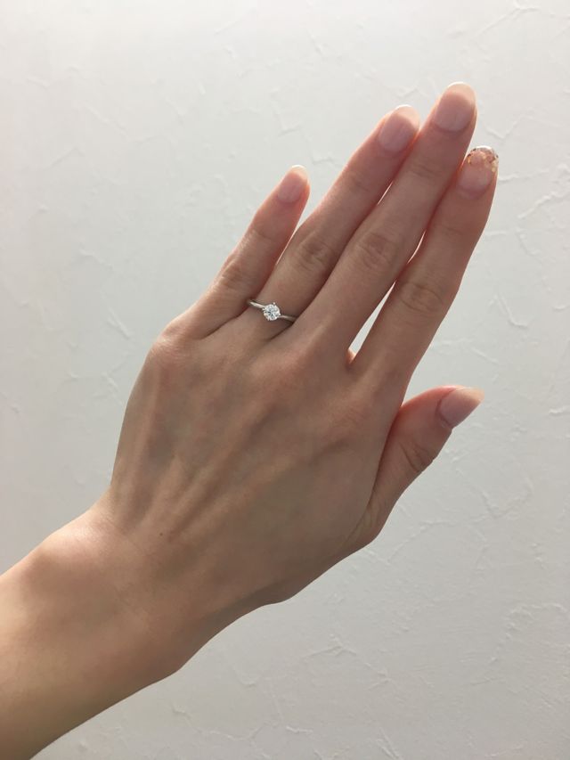 シンプルなデザインなのでよりダイヤモンドの輝きが美しく⭐︎