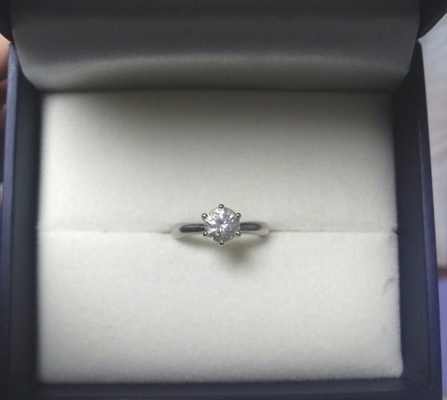 箱に入っている状態の写真です