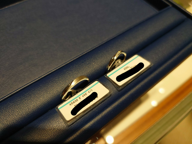 男性のリングには艶消し加工をして頂きました