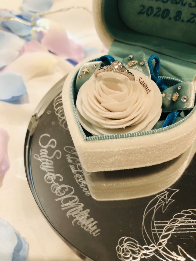 彼が購入してくれたケースで撮影
指輪の輝きがよく出ている一枚