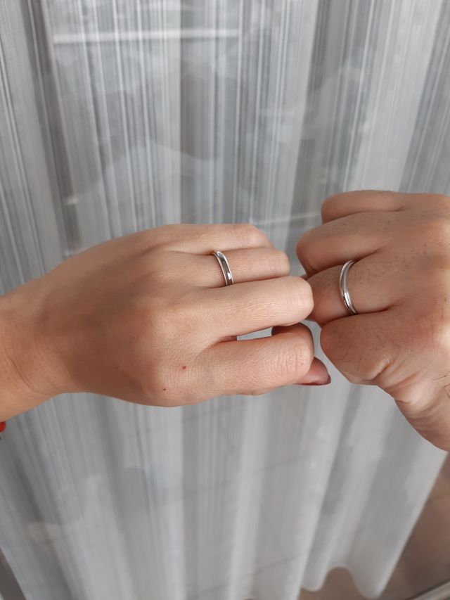 入籍日に二人で撮りました。