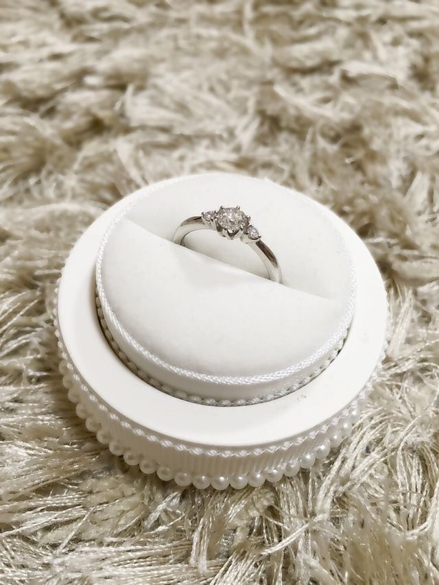 購入した婚約指輪です。