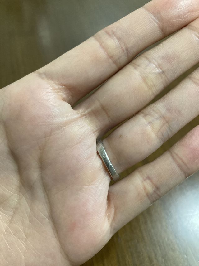 女性用の内側です。
少し外側より細くなっています。