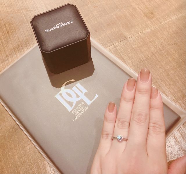憧れのダイヤモンドシライシの婚約指輪をもらいました。