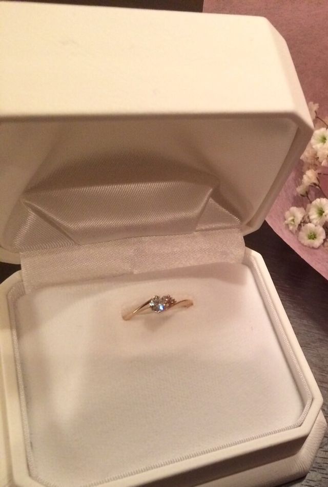 2人の誕生石をあしらってあります。