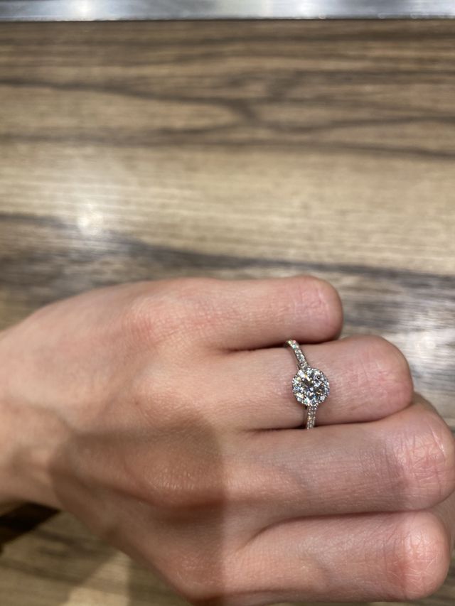 センター0.26カラットです。