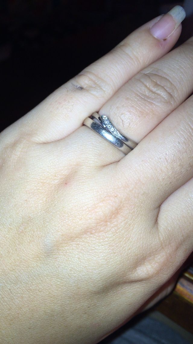 金属アレルギーの旦那に結婚と出産祝いでダイヤの指輪貰った