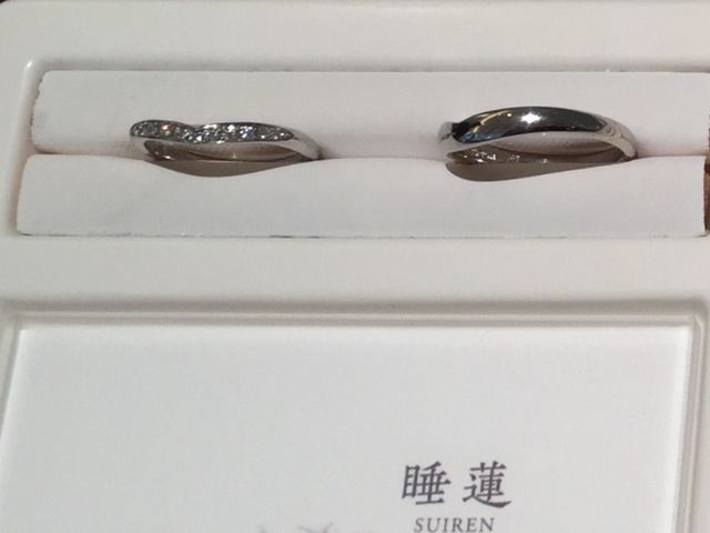 睡蓮というデザインです。