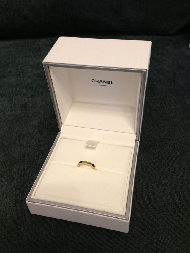 ゴールドを選びました。