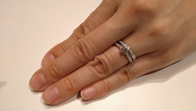 マリッジリングと組み合わせて