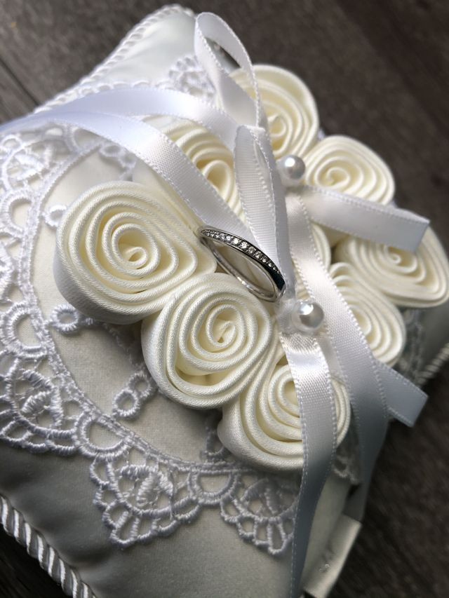 4℃のリングピローに飾らせて頂きました。