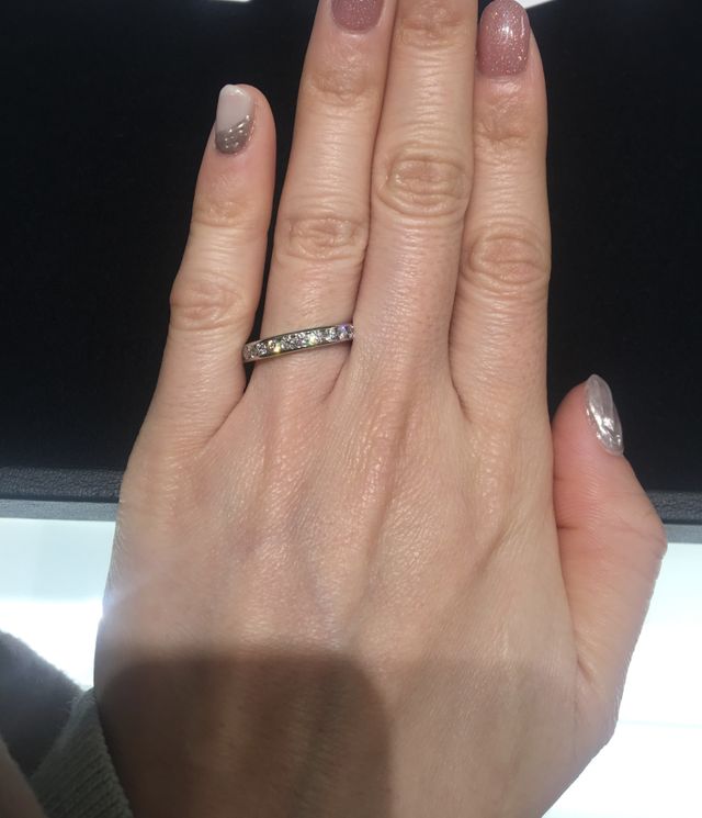 レール留めハーフエタニティ