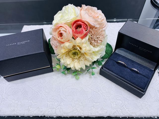 自分たちの指輪と初めてのご対面