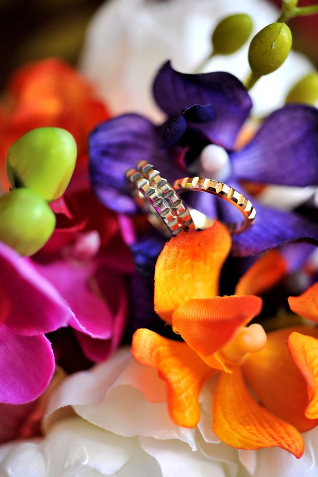 ハワイでの結婚式の際にカメラマンさんに撮ってもらいました。