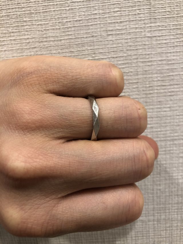 幾何学なデザインでとても気に入っています。