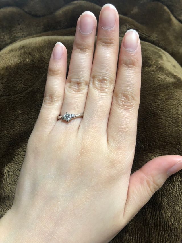 キタルファ　ウェーブデザインが指を長く見せるそうです。