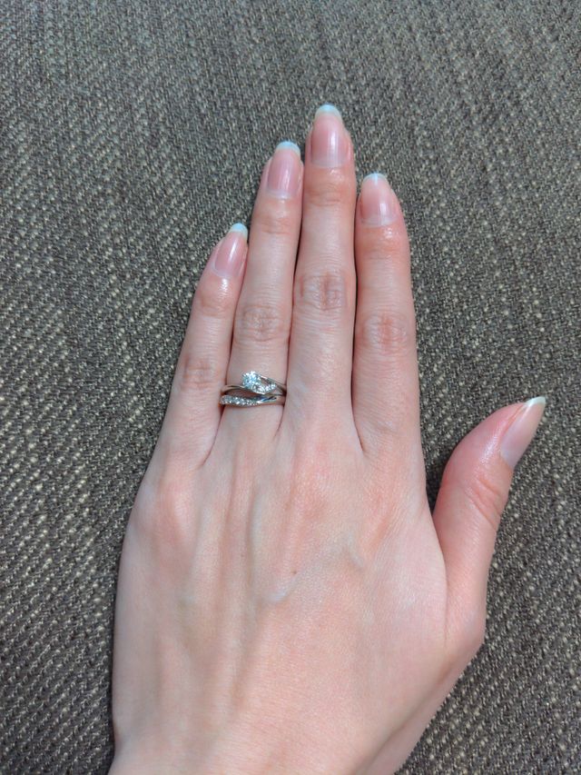 婚約指輪は、エリー
結婚指輪は、グレン