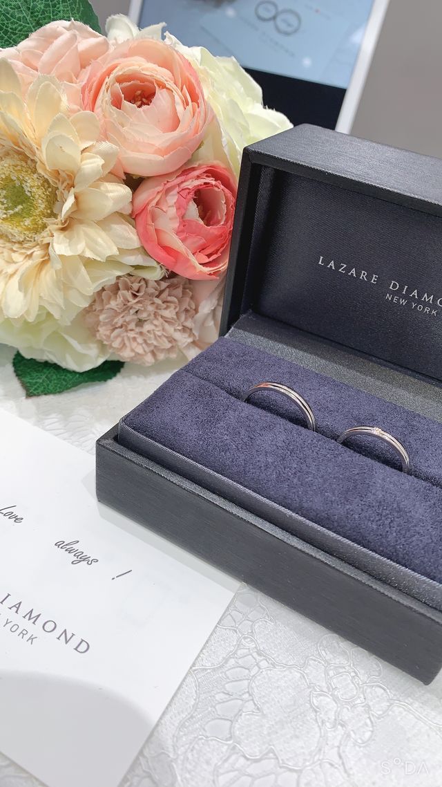 シンプルかつデザインもこだわっているノヴィータの結婚指輪です