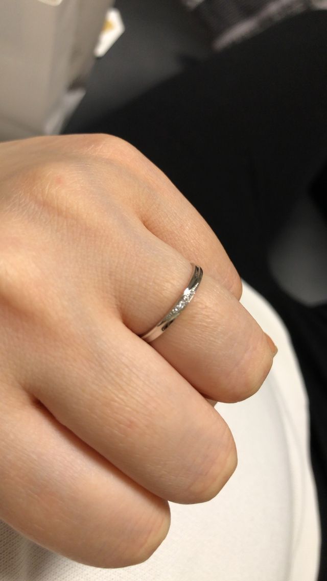 ダイヤがついていて可愛いデザインになってます