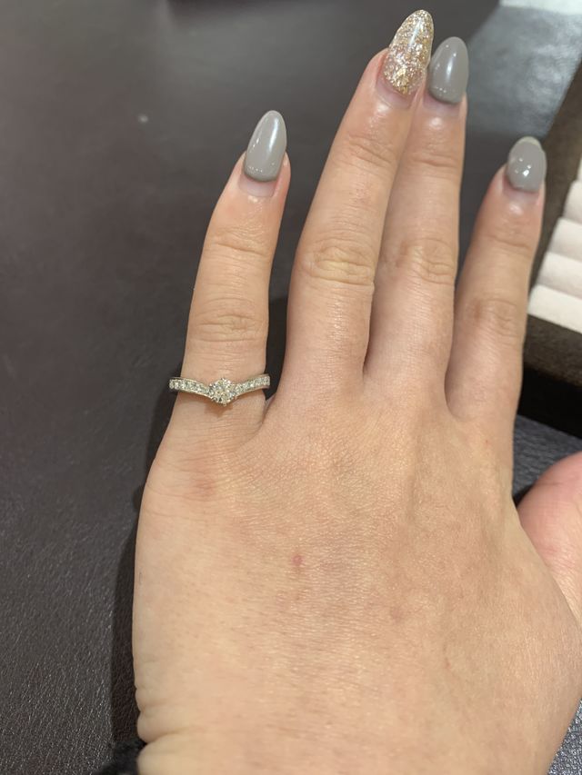 とても可愛く指が綺麗に見えるデザインでした