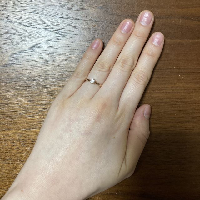 ピンクゴールドは肌なじみが良く、とても気に入っています☺️