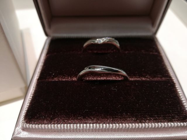 ペアで購入しました。
手前が私(男性用)です。