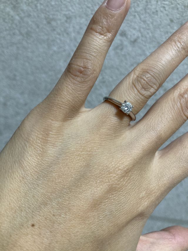 一粒ダイヤでダイヤサイズが大きい為、日常生活ではつけずらい