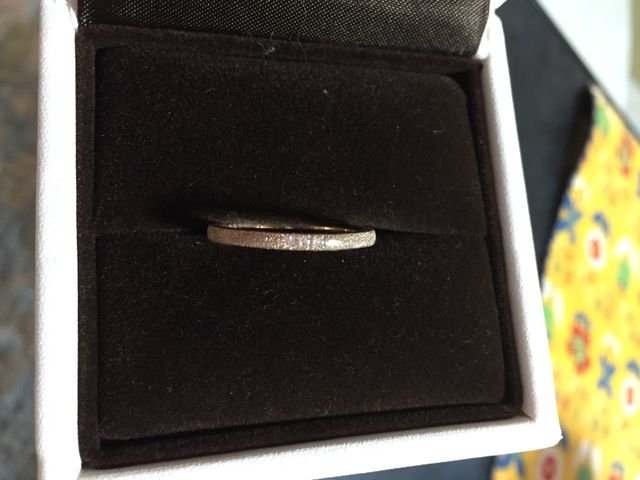 中心に３つのダイヤモンド