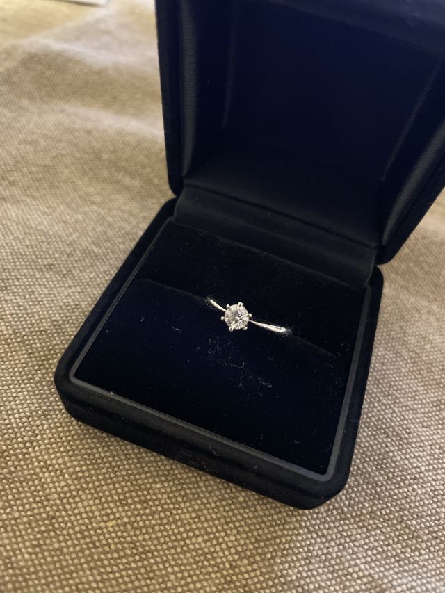 シンプルで華やかなデザイン