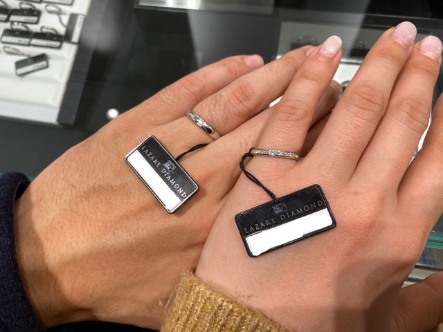 アプローズです。
ハーフエタニティの指輪になります。