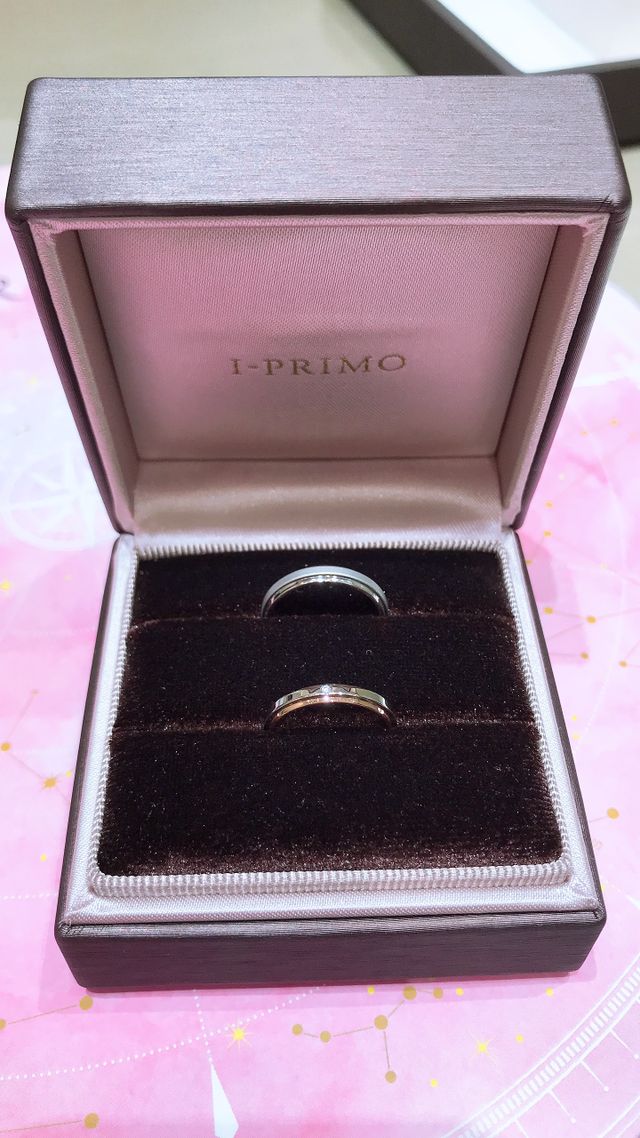 男性(上)はプラチナ艶なし
女性(下)はピンクゴールド