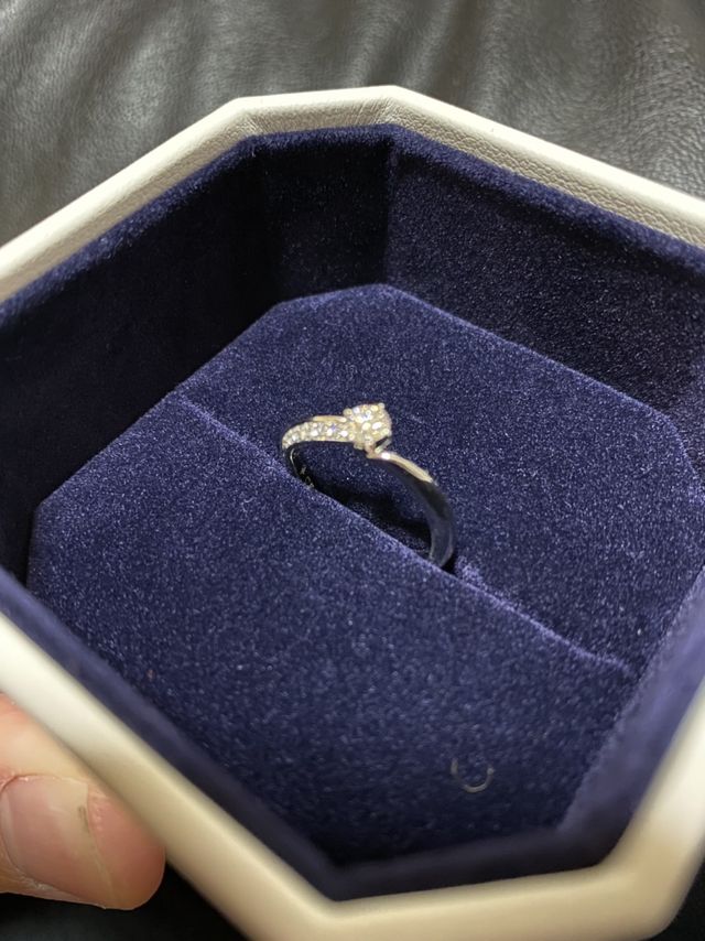 僕が彼女へ送った婚約指輪です。