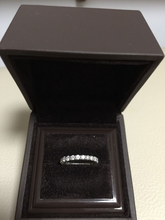 結婚指輪です。一目惚れでした。